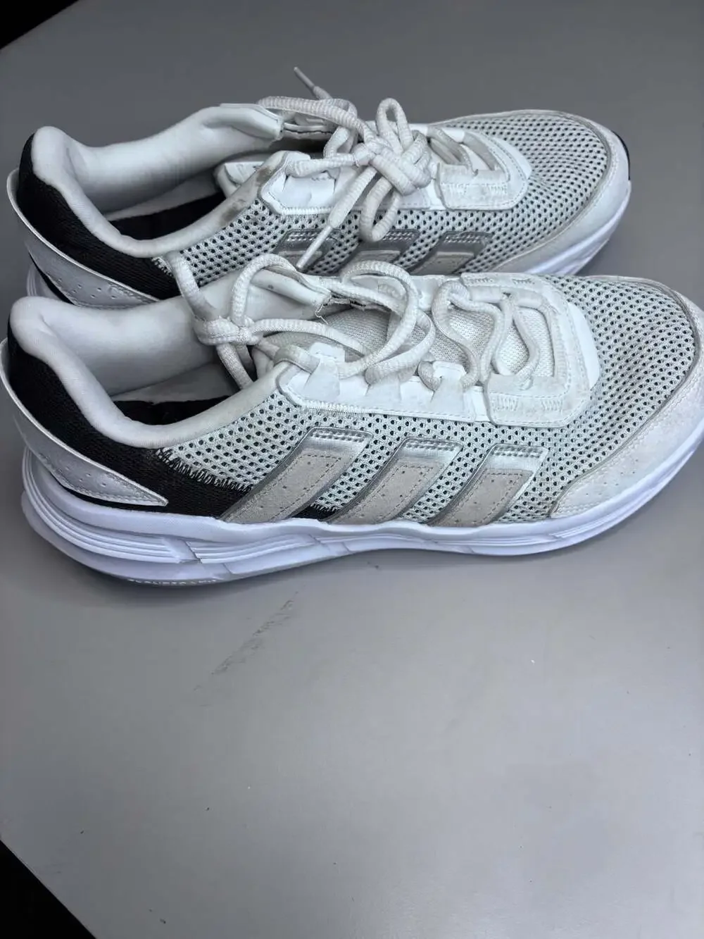 adidas Astrastar Women's Running Shoes - White/Grey/Black size 10